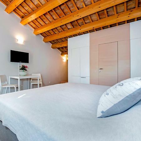 Casa Bruno Hotel Ровин Екстериор снимка