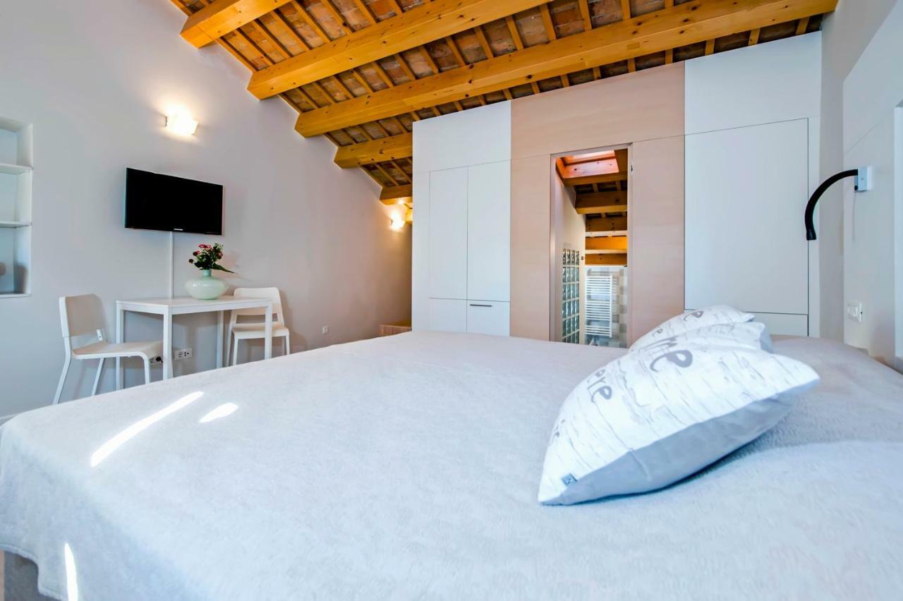 Casa Bruno Hotel Ровин Екстериор снимка