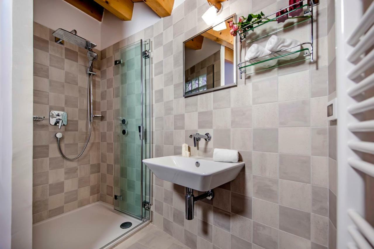 Casa Bruno Hotel Ровин Екстериор снимка